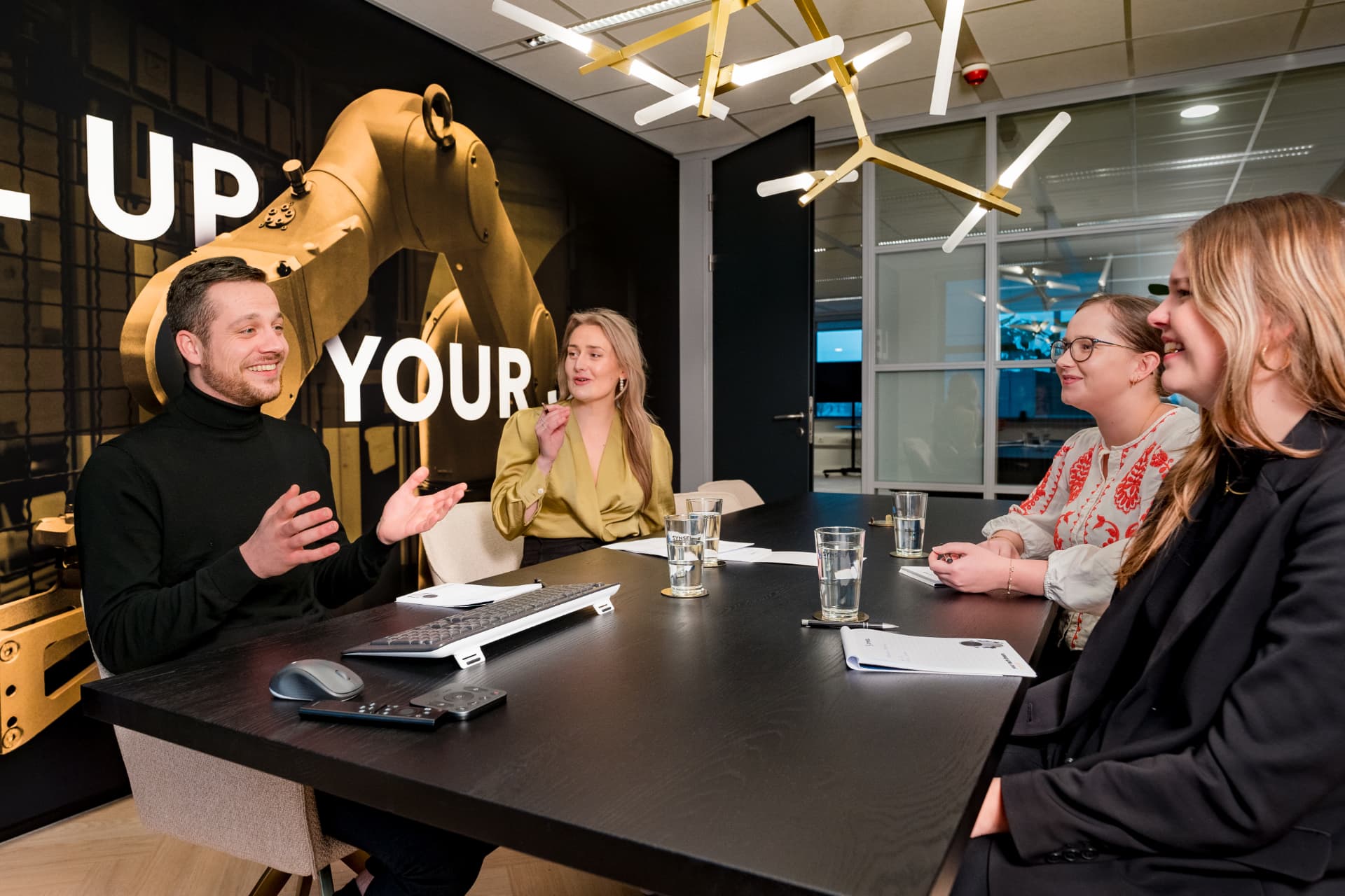 Overleg tussen het Marketing- en Recruitmentteam van Synsel in Apeldoorn